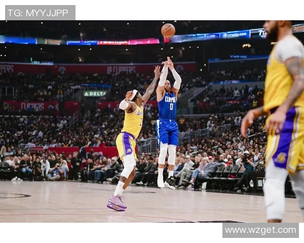 热火大胜湖人,莱昂纳德全场砍下35分17篮板,赛场精彩回顾 热火大胜湖人,莱昂纳德全场砍下35分17篮板,赛场精彩回顾